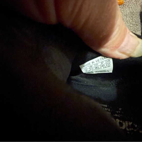 Men’s ADIDAS NMD R1 V2 Dazzle Camo Black Sneakers Shoes - Picture 3 of 8